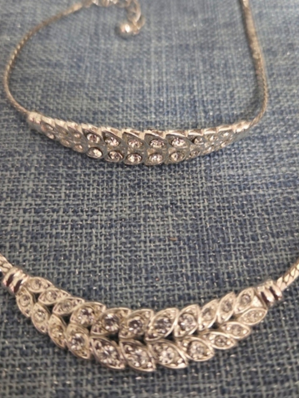 Avon Silver-Tone Crystal Leaf Necklace Set